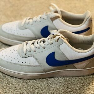 Nike Men's White and Blue Sneakers